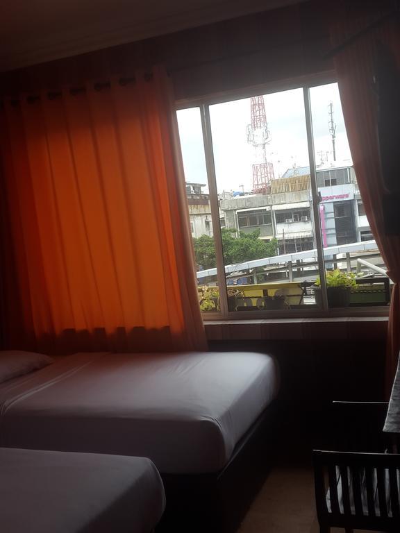 Twins Hotel Jakarta Exterior photo