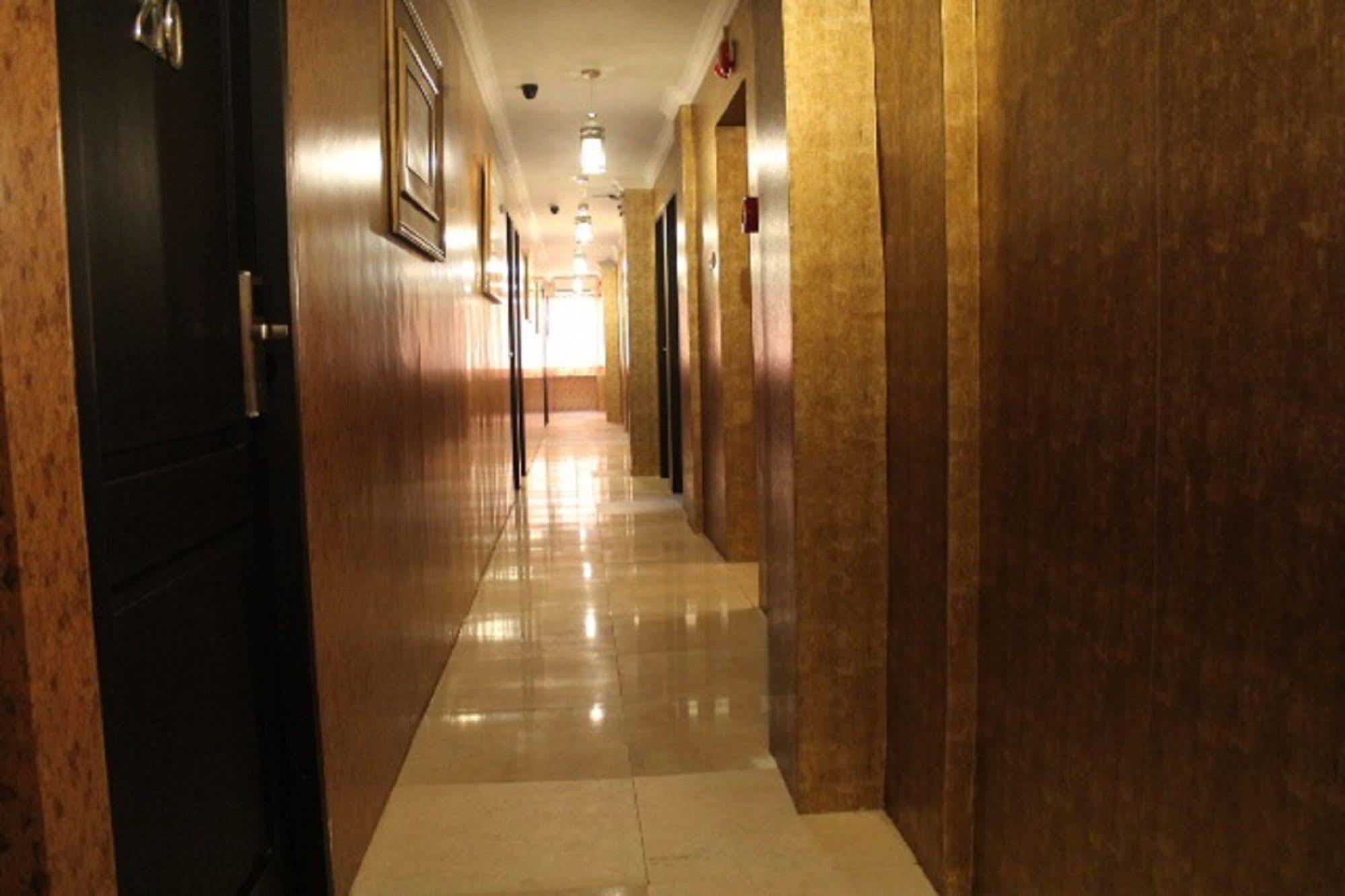 Twins Hotel Jakarta Exterior photo