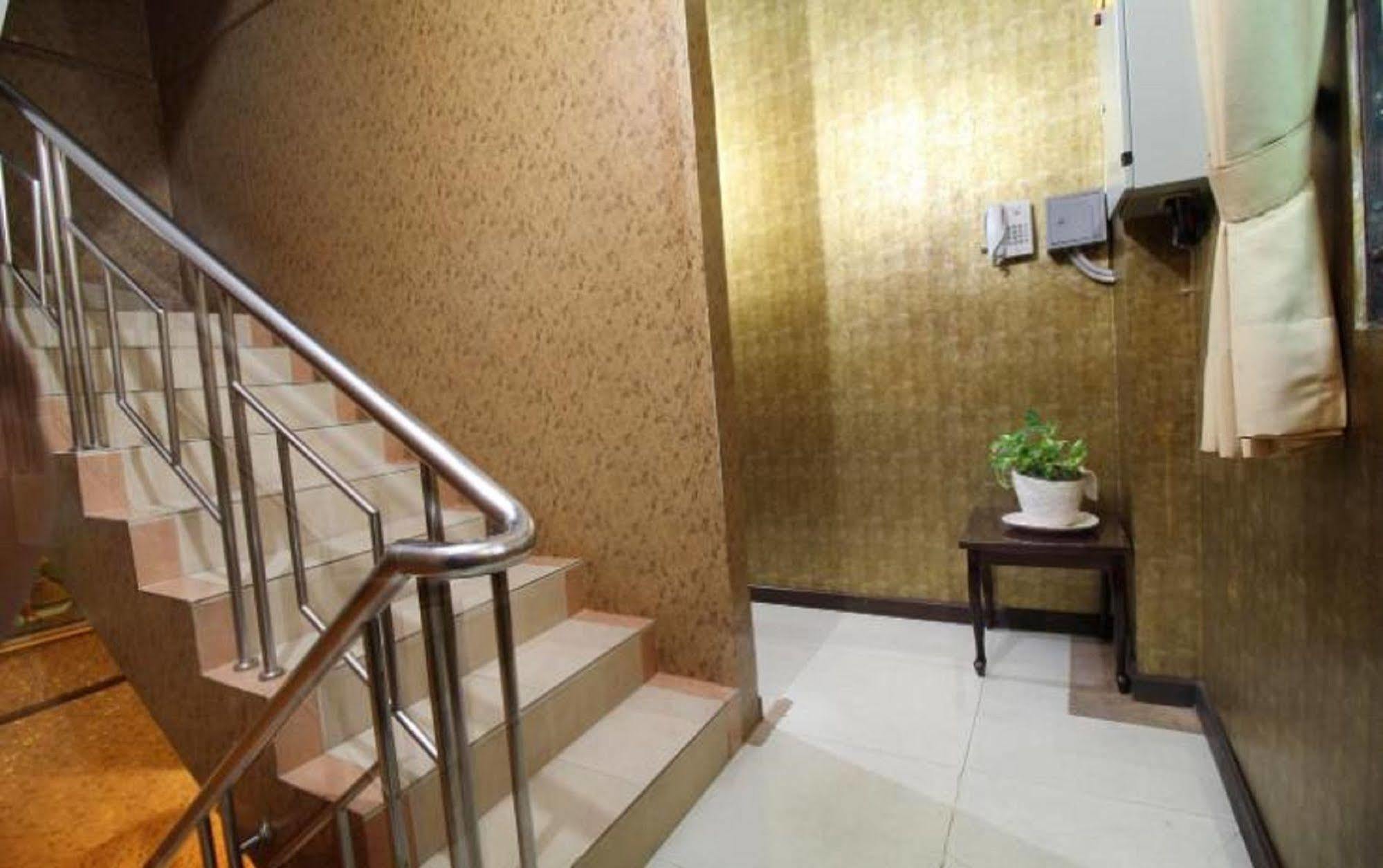Twins Hotel Jakarta Exterior photo