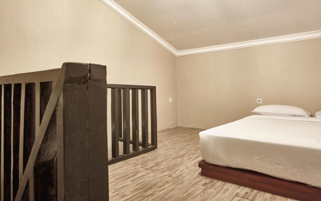 Twins Hotel Jakarta Exterior photo